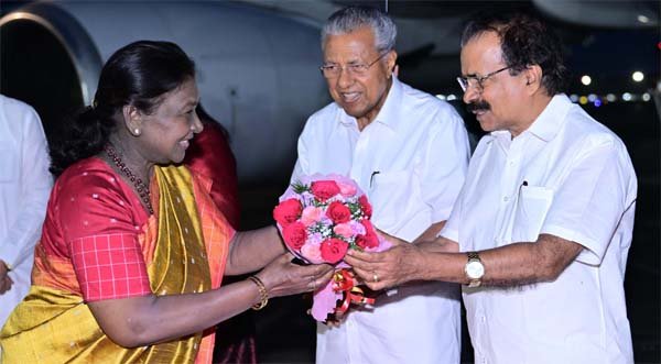 राष्ट्रपति द्रौपदी मुर्मु चार दिवसीय दौरे पर केरल पहुंचीं