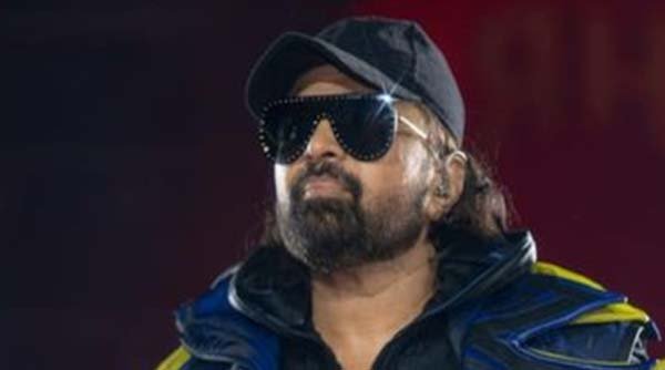 हिमेश रेशमिया ने कैप मेनिया टूर का किया,21 दिसंबर को दुबई में होगा धमाका!