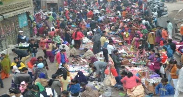 दीपोत्सव मनाने ग्वालियर चंबल तैयार, बाजारों में रौनक, सुबह से खरीदारी करने पहुंचे ग्राहक, संवेदनशील इलाकों में फोर्स तैनात