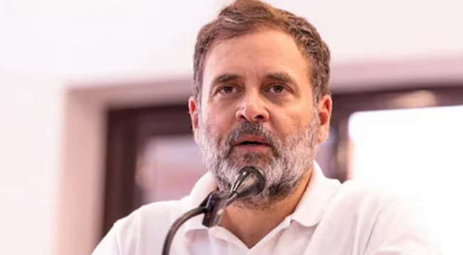 ट्रम्प से डरते हैं मोदी – राहुल गांधी