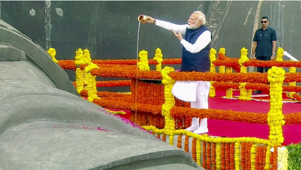 प्रधानमंत्री मोदी ने सरदार पटेल की 150वीं जयंती पर श्रद्धांजलि अर्पित की