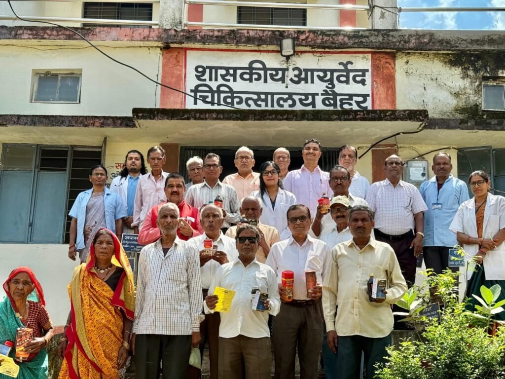 स्वच्छता ही सेवा पखवाड़ा के तहत निःशुल्क वृद्ध जन स्वास्थ्य शिविर का हुआ आयोजन