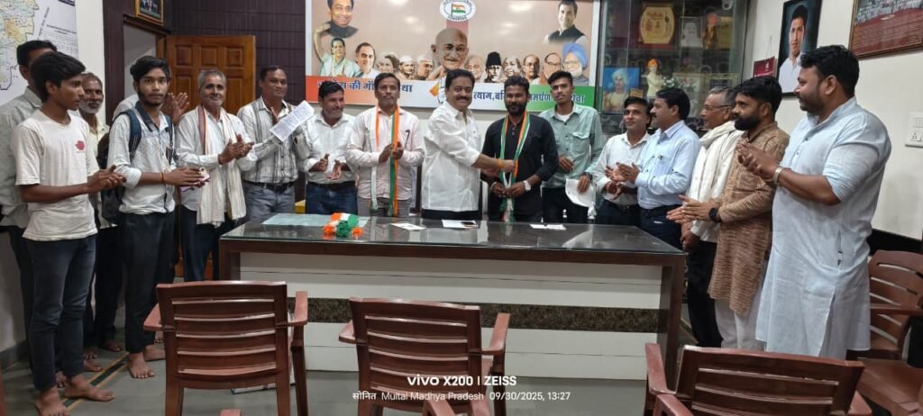 बोरपेंड एवं नांदकुड़ी के दर्जनों भाजपाई कांग्रेस में हुए शामिल