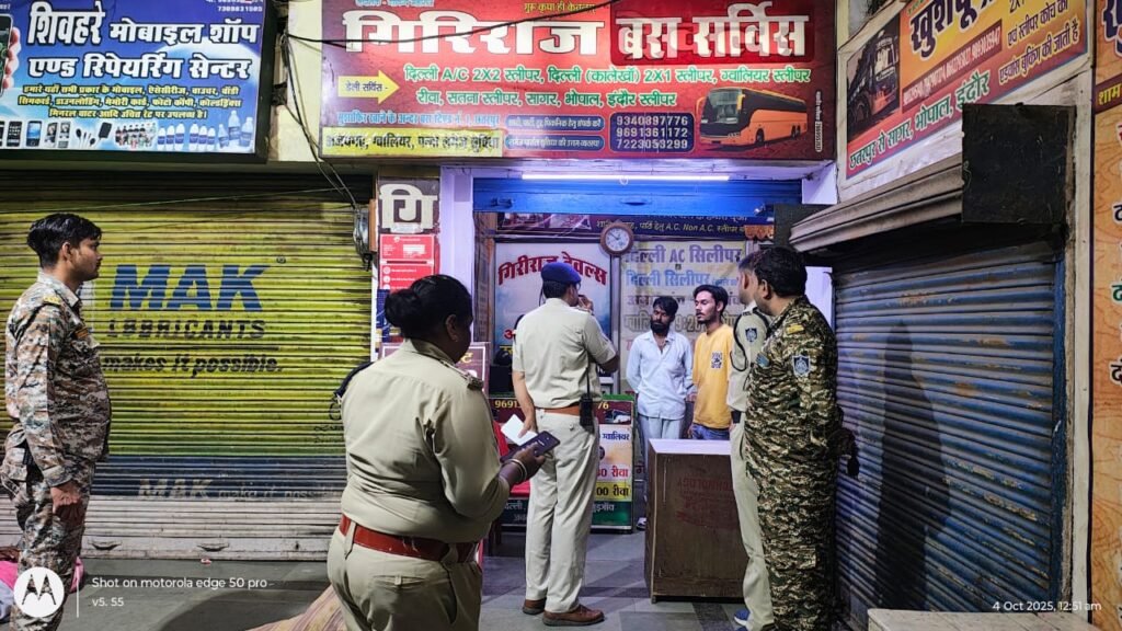 एसपी अरुण कुमार ने रात्रि गश्त के दौरान यात्रियों से की चर्चा और सुरक्षा का लिया जायजा