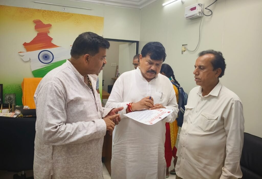 सिलावट एवं प्रद्युम्न सिंह ने कहा : सिंधिया व्यापारियों के सच्चे अभिभावक, एक भी पुराने व्यापारी से नहीं छिनेगी दुकान