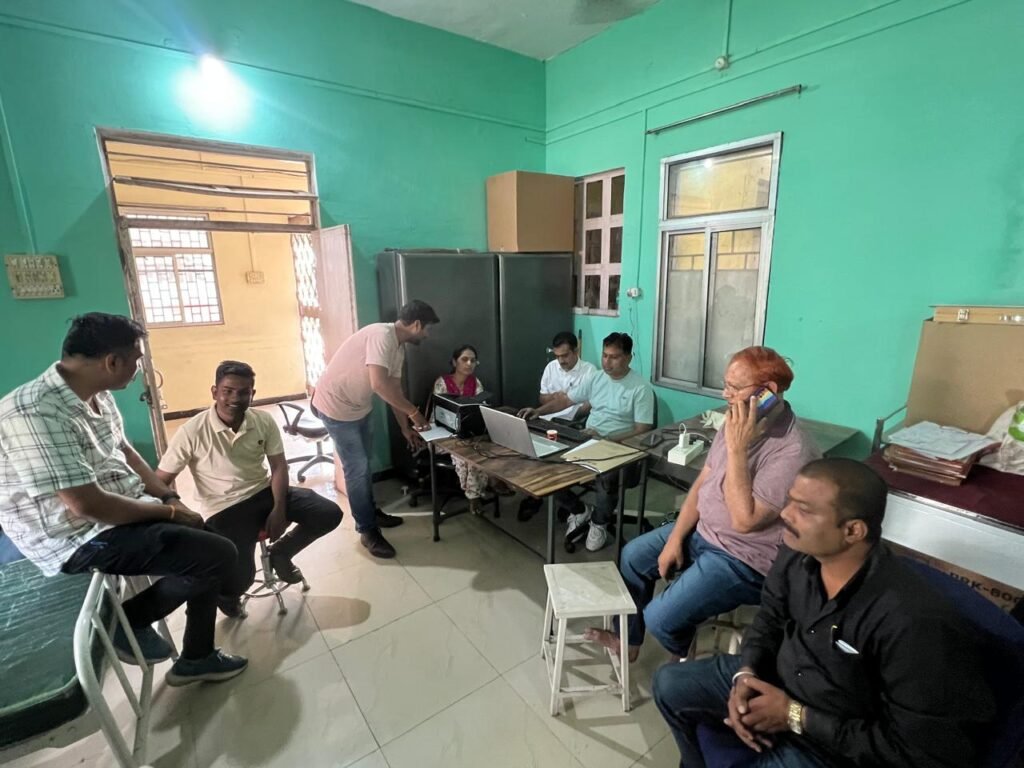 नेत्र सहायक 20 हजार की रिश्वत के साथ गिरफ्तार 