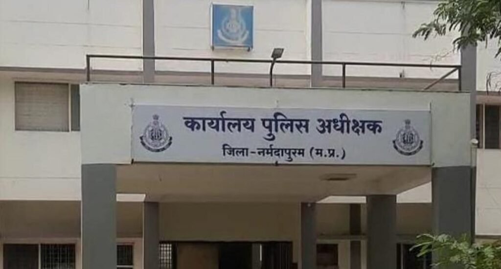 अवैध शराब जब्त, 8 आरोपी गिरफ्तार, दो वाहन जब्त