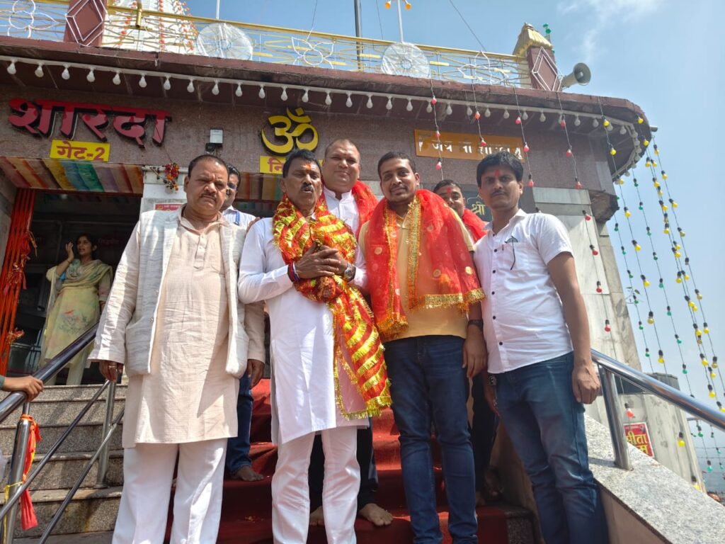 जल संसाधन मंत्री ने किये मां शारदा देवी के दर्शन