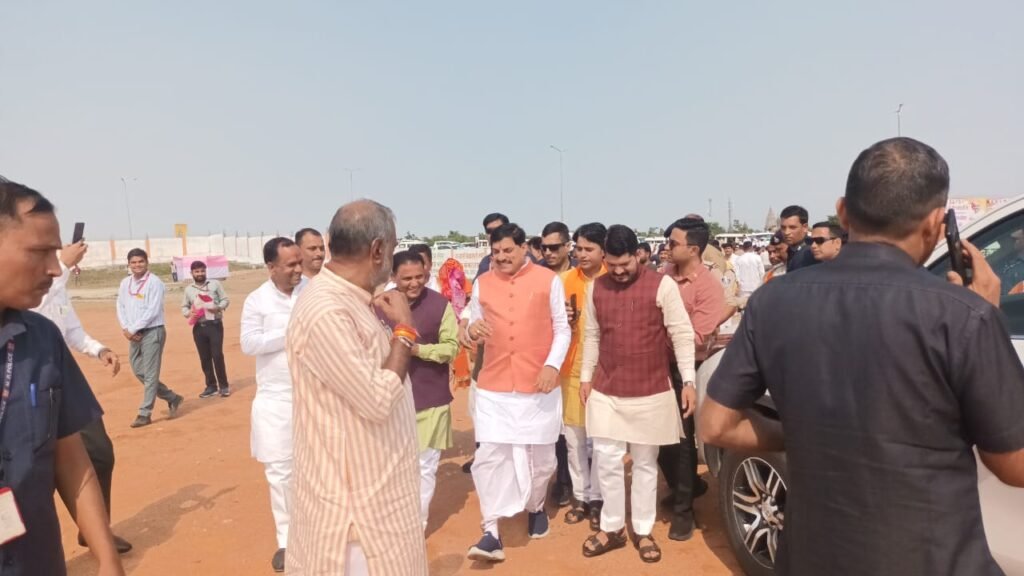 ओरछा में शिक्षा,सड़क और पर्यटन परियोजनाओं का लोकार्पण