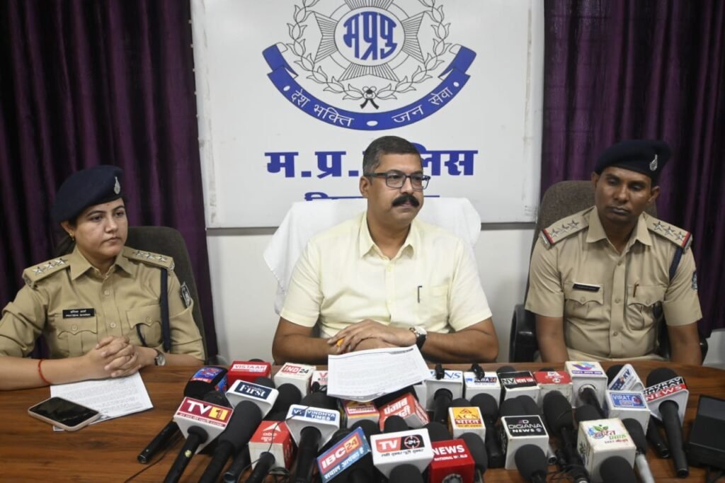 परियोजना अधिकारी के साथ हाइवे पर लूट करने वाले चार बदमाश गिरफ्तार