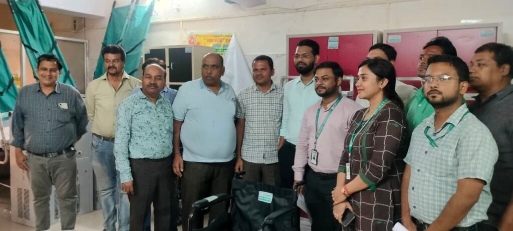 IDBI बैंक ने बीना के शासकीय चिकित्सालय को 2 लाख की सामग्री भेंट की