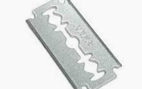 चाचा ने भतीजे को ब्लेड मार किया लहूलुहान 