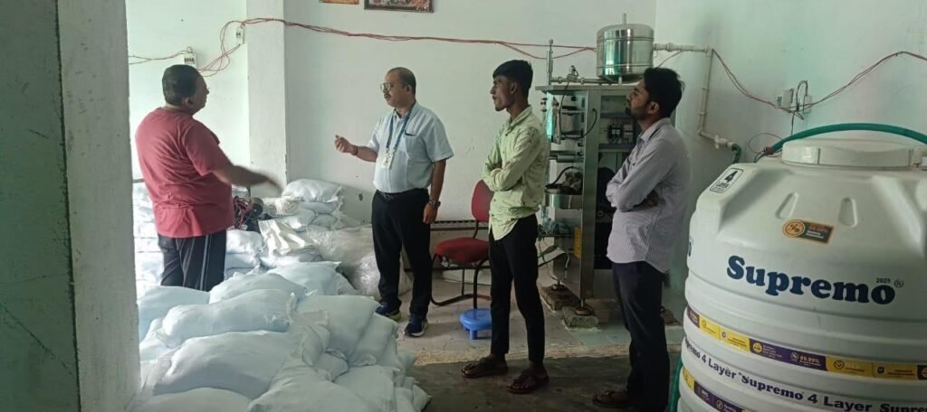 बगैर पंजीयन और लायसेंस के चल रही थी पानी की फैक्ट्री सील