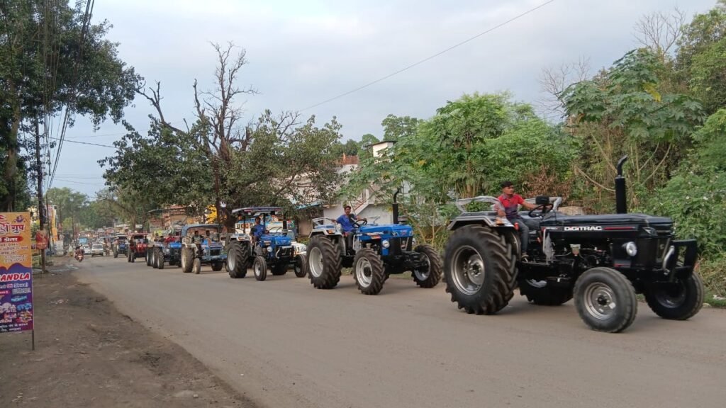 किसानों का फूटा गुस्सा राष्ट्रीय राजमार्ग में लगाया जाम