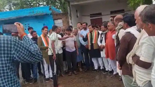 किसान ने पूछा 15 साल का हिसाब तो भड़क गए पूर्व मंत्री लाखन सिंह