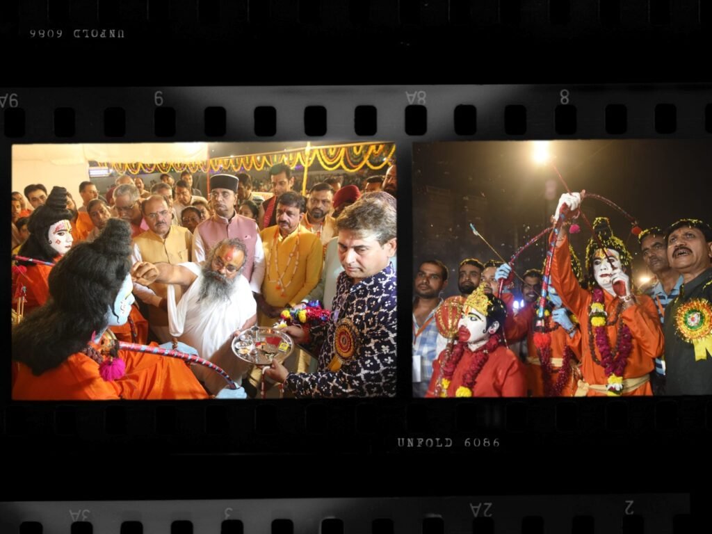 टीटी नगर दशहरा मैदान में रावण वध से पहले रामजी का किया गया तिलक