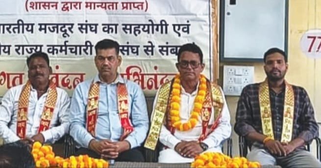 सेवानिवृत्त शिक्षक ने सेवानिवृत्ति पर किया धार्मिक व सामाजिक आयोजन,कराया कन्या भोज