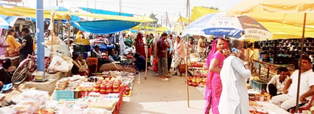 सब्जी मण्डी मार्ग पर दुकानदारों का बेजा कब्जा, आवागमन ठप