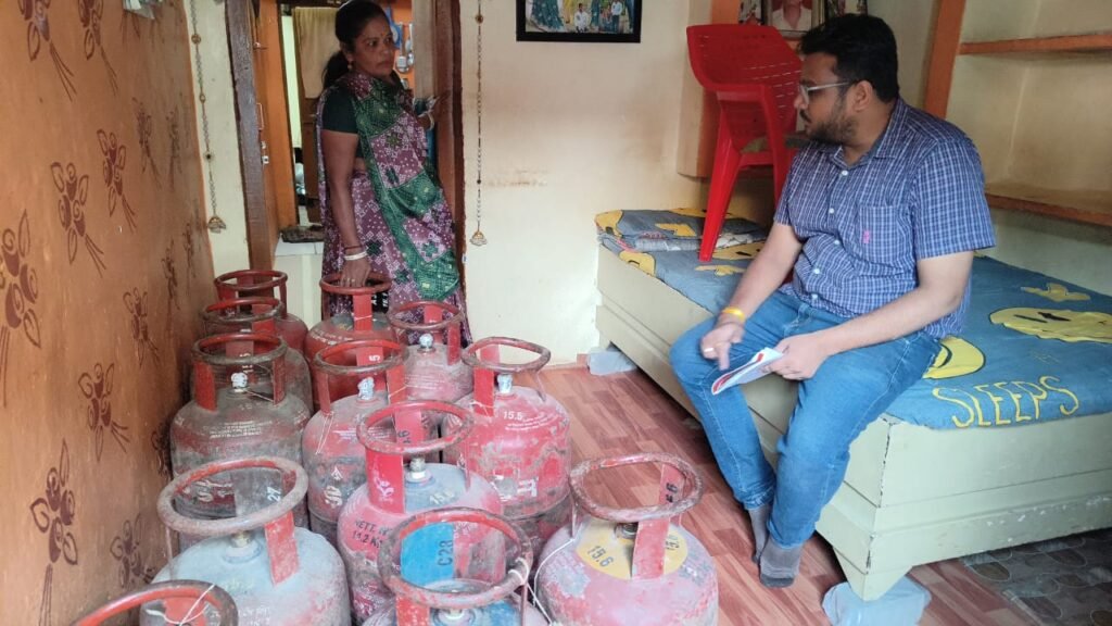 खाद्य विभाग की बड़ी कार्रवाई, 21 अवैध गैस सिलेंडर जब्त