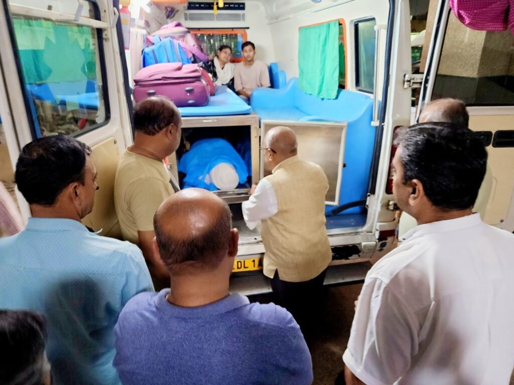 खंडेलवाल ने दिल्ली एम्स में पूर्व विधायक शंकरलाल तिवारी को दी श्रद्धांजलि