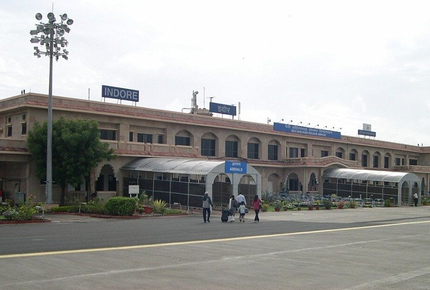 पुराने एयरपोर्ट टर्मिनल से अब सिर्फ छोटी घरेलू उड़ानें