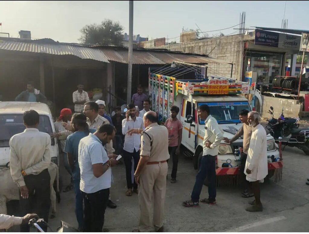 खिलचीपुर मुख्य मार्ग पर 2 घंटे तक लगा डेढ़ किमी लम्बा जाम