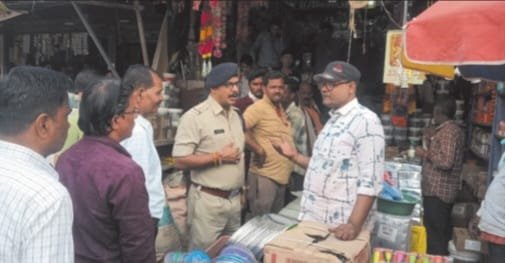दीपावली से पहले अवैध पटाखा कारोबार का पुलिस ने किया पर्दाफाश