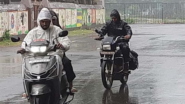 आसमान से खेतों के लिए झूमकर बरसा अमृत