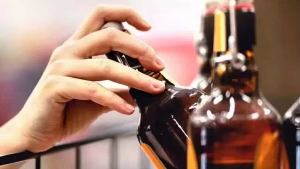 तलवापुरवा के खेत से 80 पेटी अवैध शराब जब्त