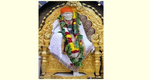 सांई भक्त शिर्डी व भीमा शंकर रवाना हुए