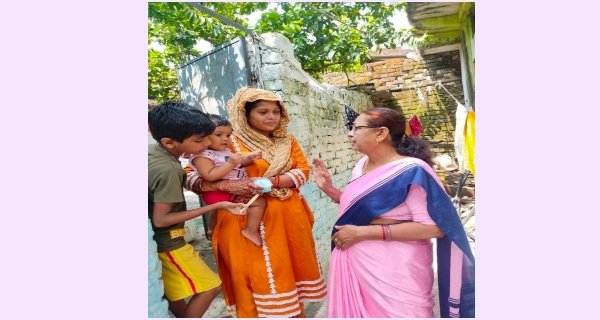 कोल्ड्रिफ कफ सिरप की तलाश करने घर-घर दी दस्तक