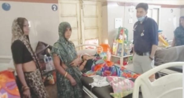 फर्ज पहले: दिवाली की रात डॉ. राजपूत की टीम ने जटिल ऑपरेशन कर गर्भवती की जान बचाई