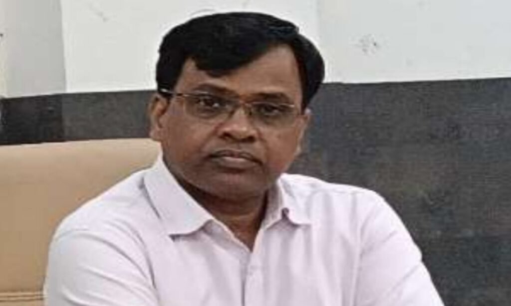 कलेक्टर सख्त: नामांतरण और बंटवारे में देरी पर तहसीलदारों की वेतन से वसूला जाएगा जुर्माना