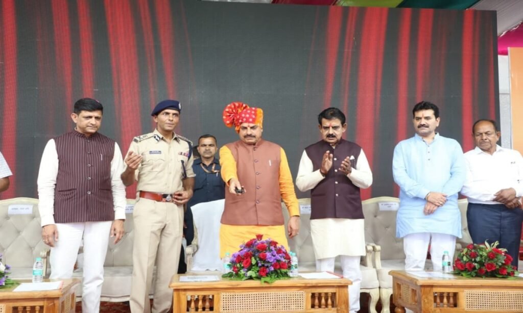एआई-आधारित साइबर सुरक्षा टूल ‘सेफ क्लिक्स’ लांच