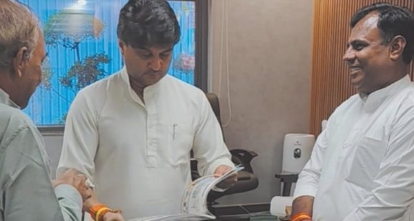 ओरछा को मिलेगी पहली वंदे भारत ट्रेन! सिंधिया की रेलमंत्री से मांग, राम भक्तों को होगा तीन तीर्थों का दर्शन लाभ