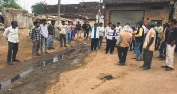 रातीखेड़ा पंचायत: लापरवाही पर सरपंच को नोटिस, सचिव निलंबित, ग्राम सहायक की सेवा समाप्त