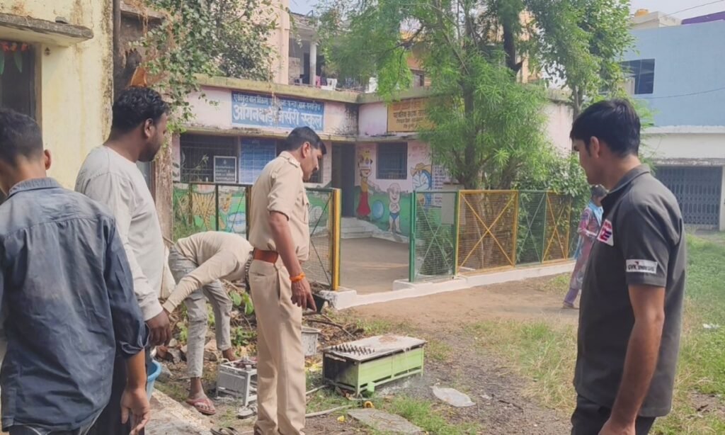 सरकारी स्कूल की रसोई में सिलेंडर में लगी आग, पुलिस ने समय रहते बुझाई