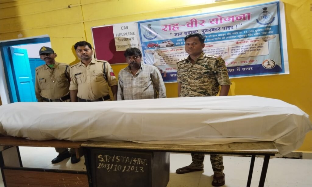 मझगवां और नागौद में गांजे की खेती उजागर, शहर में तस्कर दबोचा गया