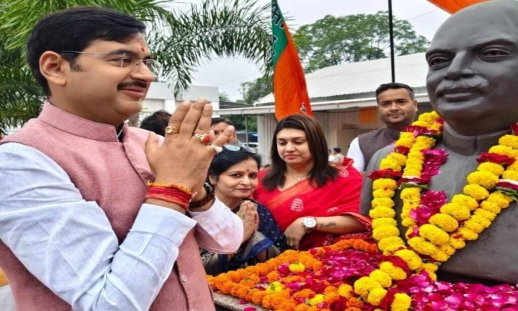 आशीष अग्रवाल आज गृहनगर ग्वालियर आएंगे, स्वागत की तैयारी