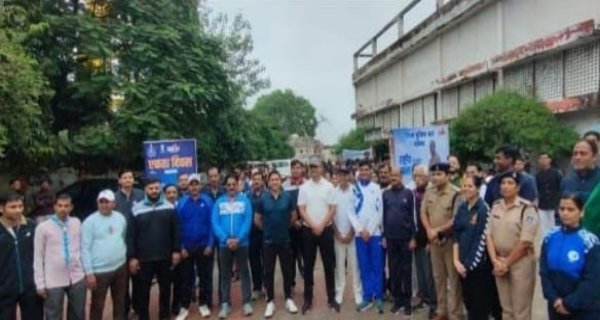 दतिया में भी हुई लौह पुरुष की 150वीं जयंती पर रन फॉर यूनिटी दौड़