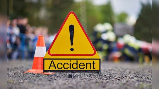 मुलताई-छिंदवाड़ा रोड पर बस और ट्रक की भिड़ंत में छात्राओं को पहुंची चोट