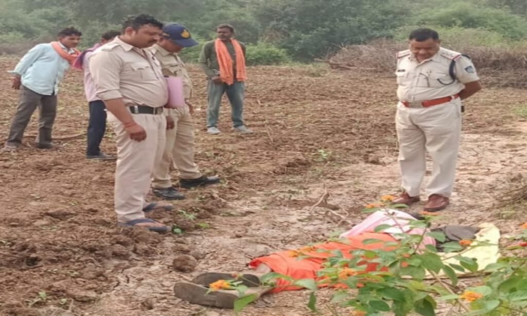 चित्रकूट के पालदेव क्षेत्र में मिला अधेड़ का रक्त रंजित शव