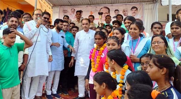 युवाओं में अलख जगाती मशाल रैली ने तय किया सफर