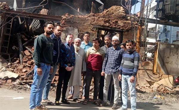 चकला मोहल्ला आगजनी: पसमांदा मुस्लिम महासंघ ने पीड़ित दुकानदारों को मुआवजे की मांग की