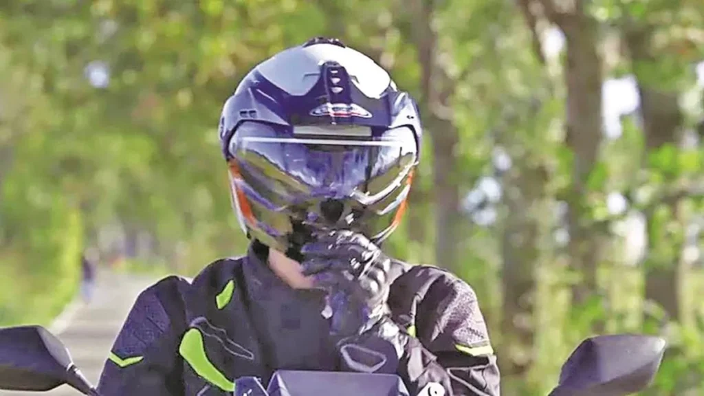 भोपाल में कल से पीछे बैठने वाले को भी पहनना होगा हेलमेट,अन्यथा कटेगा चालान 