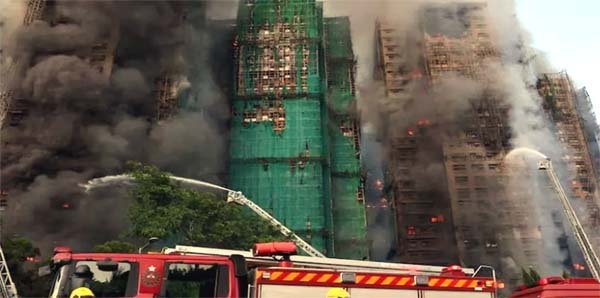 चीखों से गूंजा हाई-राइज… बसेरे में लगी आग ने 128 लोगों को निगला