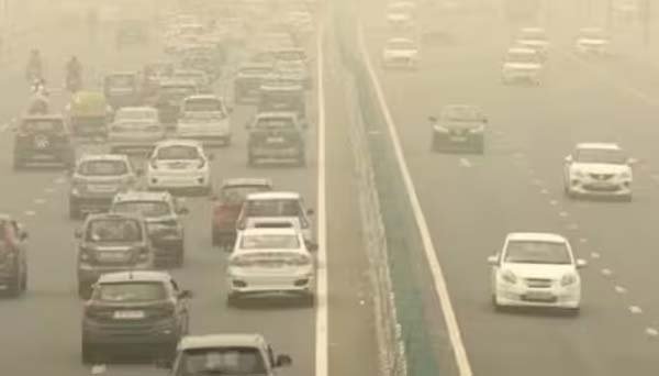 दिल्ली-एनसीआर में प्रदूषण से निपटने के लिए कड़े हुए नियम, वर्क फ्रॉम होम पर सरकार करेगी फैसला