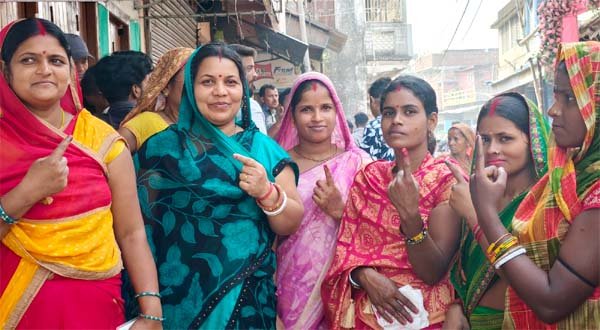 बिहार विधानसभा के प्रथम चरण के चुनाव में करीब 65 प्रतिशत हुआ मतदान ,1314 प्रत्याशियों के भाग्य का फैसला ईवीएम में बंद