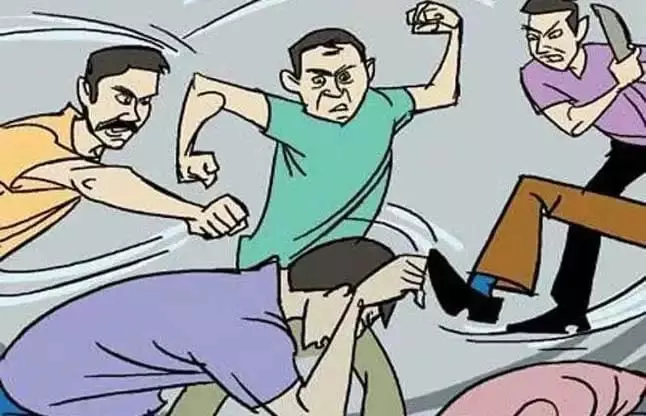 पानी को लेकर संघर्ष, लाठी-डंडों और हथियारों से हमला