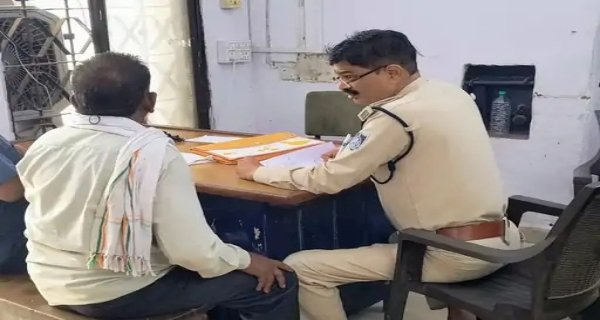 चोरी की दो वारदातें: नगदी और मोटरसाइकिल ले उड़े चोर